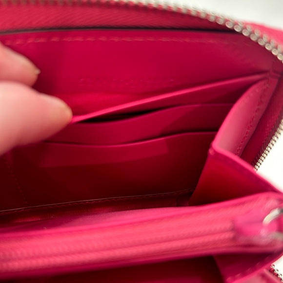 NWOT Gucci X Sega Collaboration Zippy Wallet Full Set - Picture 9 of 9